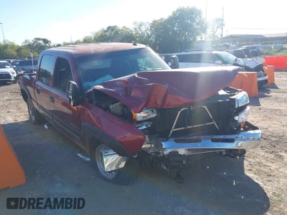 ✅ 2005 Chevrolet Silverado 2500HD LS • VIN: 1GCHK23U35F966564 • Lot: 43402975. Wystawiony na IAAI z przebiegiem 191 257 mil. Bezpłatny archiwum sprzedaży aukcyjnych z USA i szczegółowy raport historii pojazdu na DreamBid. Zdjęcie 6.