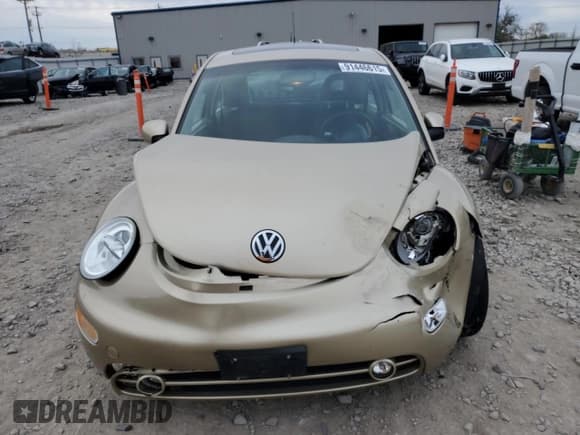 ✅ 2001 Volkswagen Beetle GLS • VIN: 3VWCB21C11M463238 • Lot: 91446615. Listed on Copart with 51,962 mi. Free auction sales archive from the USA and detailed vehicle history report at DreamBid. Image 5.