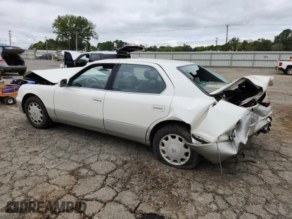 ✅ 1995 Lexus LS 400 • VIN: JT8UF22E1S0020778 • Lot: 85316005. Wystawiony na Copart z przebiegiem Nie podano. Bezpłatny archiwum sprzedaży aukcyjnych z USA i szczegółowy raport historii pojazdu na DreamBid. Zdjęcie 2.