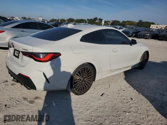 ✅ 2021 BMW 4 Series 430i • VIN: WBA53AP03MCG66105 • Lot: 88971625. Wystawiony na Copart z przebiegiem 69 236 mil. Bezpłatny archiwum sprzedaży aukcyjnych z USA i szczegółowy raport historii pojazdu na DreamBid. Zdjęcie 3.