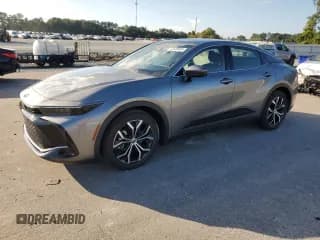 ✅ 2023 Toyota Crown XLE • VIN: JTDAAAAF7P3016425 • Лот: 72539824. Опубликован ранее на Copart с пробегом 7 437 миль. Бесплатный доступ к архиву аукционных продаж из США и подробный отчёт об истории автомобиля на DreamBid. Изображение 1.