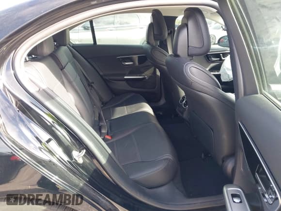 ✅ 2023 Mercedes-Benz C 300 • VIN: W1KAF4GB0PR070191 • Лот: 43621530. Опубликован ранее на IAAI с пробегом 35 749 миль. Бесплатный доступ к архиву аукционных продаж из США и подробный отчёт об истории автомобиля на DreamBid. Изображение 8.