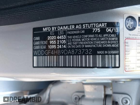 ✅ 2013 Mercedes-Benz C 250 Sport • VIN: WDDGF4HB9DA873732 • Lot: 41755981. Wystawiony na IAAI z przebiegiem 82 181 mil. Bezpłatny archiwum sprzedaży aukcyjnych z USA i szczegółowy raport historii pojazdu na DreamBid. Zdjęcie 9.