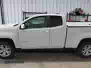 2020 Chevrolet Colorado 4WD LT z VIN 1GCHTCEA5L1181205, wystawiony jako IAAI lot #42353064 z przebiegiem 74 945 mil mil oraz . Historia ofert i sprzedaży dostępna na DreamBid. Obrazek 14.