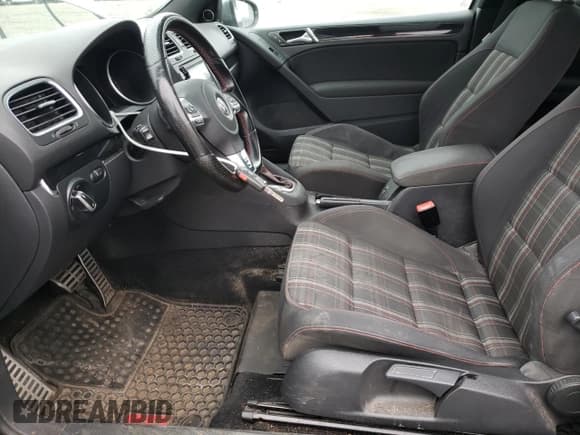 ✅ 2010 Volkswagen Golf GTI • VIN: WVWFV7AJ7AW212825 • Lot: 47640375. Listed on Copart with 135,168 mi. Free auction sales archive from the USA and detailed vehicle history report at DreamBid. Image 7.