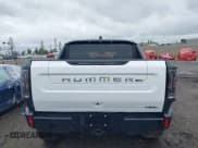 ✅ 2025 GMC HUMMER EV Pickup 2X • VIN: 1GT10BDDXSU102382 • Lot: 41798570. Wystawiony na IAAI z przebiegiem 4 806 mil. Bezpłatny archiwum sprzedaży aukcyjnych z USA i szczegółowy raport historii pojazdu na DreamBid. Zdjęcie 17.