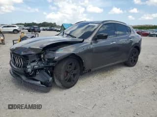 ✅ 2018 Maserati Levante GranLusso • VIN: ZN661XUL3JX289533 • Лот: 59700425. Опубликован ранее на Copart с пробегом 32 536 миль. Бесплатный доступ к архиву аукционных продаж из США и подробный отчёт об истории автомобиля на DreamBid. Изображение 1.