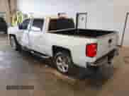 2016 Chevrolet Silverado 1500 LT z VIN 3GCPCREC1GG150637, wystawiony jako IAAI lot #43280525 z przebiegiem 83 216 mil mil oraz . Historia ofert i sprzedaży dostępna na DreamBid. Obrazek 3.