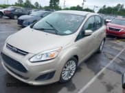 ✅ 2018 Ford C-Max SE • VIN: 1FADP5AU0JL103419 • Lot: 42220919. Wystawiony na IAAI z przebiegiem 68 680 mil. Bezpłatny archiwum sprzedaży aukcyjnych z USA i szczegółowy raport historii pojazdu na DreamBid. Zdjęcie 18.