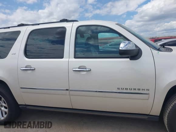 2013 Chevrolet Suburban LTZ с VIN 1GNSKKE74DR342029, выставлен на аукционе IAAI как лот 43313086 с пробегом 137 137 миль миль и . История ставок и продаж доступна на DreamBid. Изображение 13.