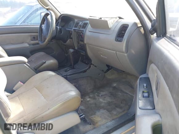 ✅ 2002 Toyota 4Runner SR5 • VIN: JT3GN86R920224833 • Lot: 42467333. Listed on IAAI with 307,236 mi. Free auction sales archive from the USA and detailed vehicle history report at DreamBid. Image 5.