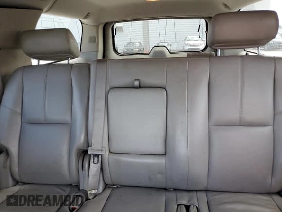✅ 2007 Chevrolet Suburban Commercial • VIN: 3GNGK26K97G165152 • Lot: 74175354. Wystawiony na Copart z przebiegiem 368 519 mil. Bezpłatny archiwum sprzedaży aukcyjnych z USA i szczegółowy raport historii pojazdu na DreamBid. Zdjęcie 10.