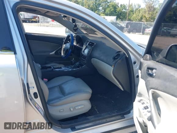 ✅ 2006 Lexus IS 350 • VIN: JTHBE262665004613 • Лот: 43277461. Опубликован ранее на IAAI с пробегом 246 648 миль. Бесплатный доступ к архиву аукционных продаж из США и подробный отчёт об истории автомобиля на DreamBid. Изображение 5.