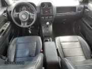 ✅ 2015 Jeep Patriot Latitude • VIN: 1C4NJPFA5FD430362 • Lot: 68039365. Wystawiony na Copart z przebiegiem 111 113 mil. Bezpłatny archiwum sprzedaży aukcyjnych z USA i szczegółowy raport historii pojazdu na DreamBid. Zdjęcie 8.