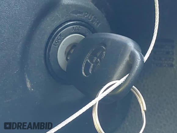 ✅ 2018 Toyota Corolla L • VIN: 5YFBURHEXJP810549 • Lot: 43185168. Listed on IAAI with 172,673 mi. Free auction sales archive from the USA and detailed vehicle history report at DreamBid. Image 11.