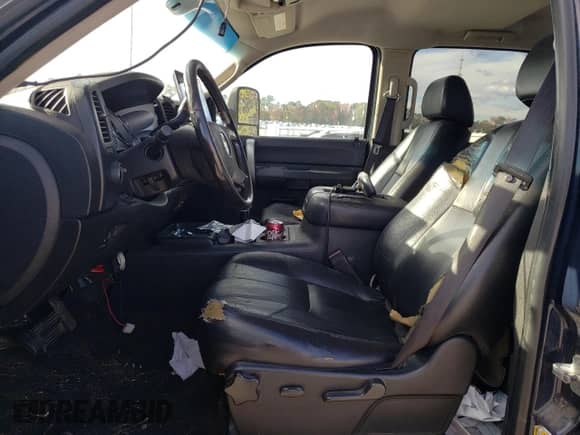 2008 Chevrolet Silverado 3500HD SRW LTZ с VIN 1GCHK33698F172292, выставлен на аукционе Copart как лот 82207084 с пробегом 355 018 миль миль и Списание • Salvage title. История ставок и продаж доступна на DreamBid. Изображение 7.