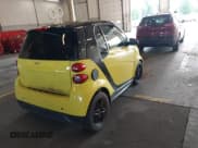 ✅ 2013 Smart fortwo Pure • VIN: WMEEJ3BA9DK663525 • Lot: 42863988. Wystawiony na IAAI z przebiegiem 98 454 mil. Bezpłatny archiwum sprzedaży aukcyjnych z USA i szczegółowy raport historii pojazdu na DreamBid. Zdjęcie 4.