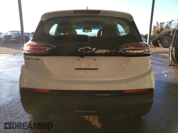 ✅ 2023 Chevrolet Bolt EV 1LT • VIN: 1G1FW6S00P4164496 • Lot: 41758375. Wystawiony na Copart z przebiegiem 16 177 mil. Bezpłatny archiwum sprzedaży aukcyjnych z USA i szczegółowy raport historii pojazdu na DreamBid. Zdjęcie 6.