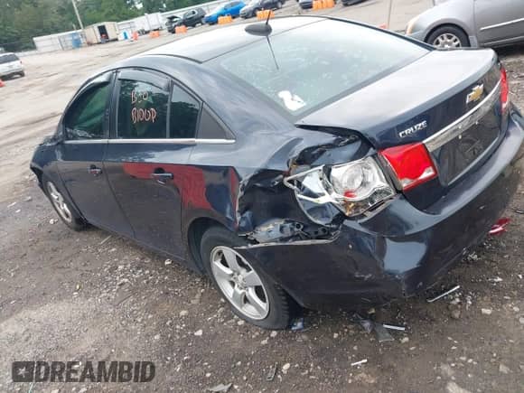 2015 Chevrolet Cruze LT z VIN 1G1PC5SB7F7269798, wystawiony jako IAAI lot #42601286 z przebiegiem Nie podano mil oraz . Historia ofert i sprzedaży dostępna na DreamBid. Obrazek 3.