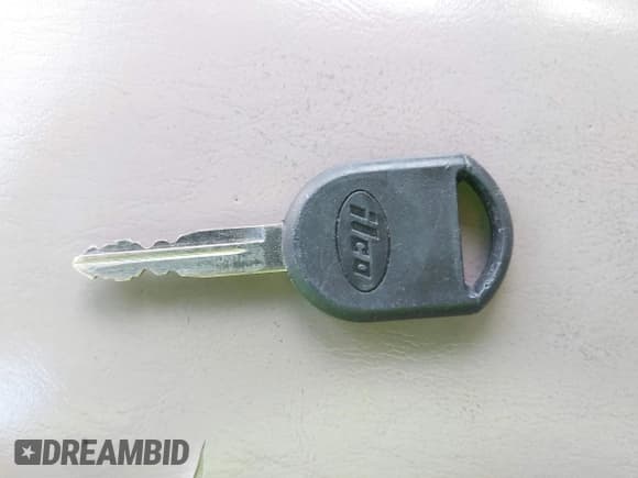 ✅ 2006 Mercury Mariner Luxury • VIN: 4M2YU56116DJ06795 • Lot: 43513509. Wystawiony na IAAI z przebiegiem 194 728 mil. Bezpłatny archiwum sprzedaży aukcyjnych z USA i szczegółowy raport historii pojazdu na DreamBid. Zdjęcie 11.