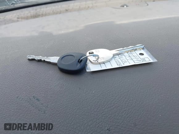 ✅ 2007 Buick LaCrosse CX • VIN: 2G4WC582271246899 • Lot: 43532066. Wystawiony na IAAI z przebiegiem 116 340 mil. Bezpłatny archiwum sprzedaży aukcyjnych z USA i szczegółowy raport historii pojazdu na DreamBid. Zdjęcie 11.