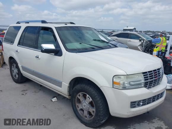 ✅ 2008 Lincoln Navigator • VIN: 5LMFU28538LJ08853 • Лот: 42083950. Опубликован ранее на IAAI с пробегом Не указан. Бесплатный доступ к архиву аукционных продаж из США и подробный отчёт об истории автомобиля на DreamBid. Изображение 1.