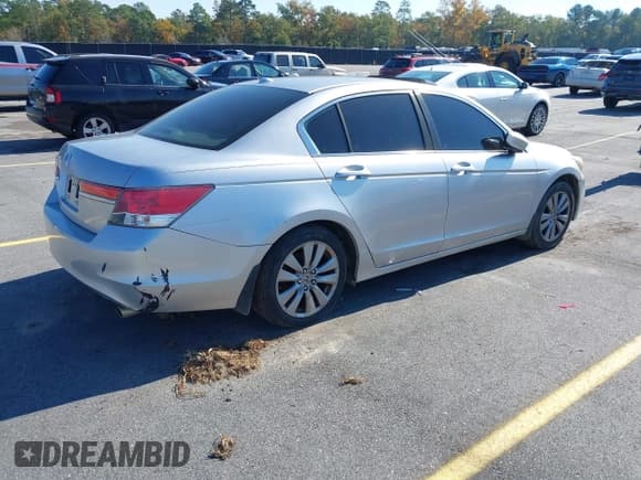 ✅ 2011 Honda Accord EX-L • VIN: 1HGCP2F81BA112211 • Лот: 43586694. Опубликован ранее на IAAI с пробегом 240 158 миль. Бесплатный доступ к архиву аукционных продаж из США и подробный отчёт об истории автомобиля на DreamBid. Изображение 4.