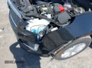 ✅ 2024 Cadillac XT5 FWD Luxury • VIN: 1GYKNAR43RZ725293 • Lot: 42138025. Wystawiony na IAAI z przebiegiem 6 525 mil. Bezpłatny archiwum sprzedaży aukcyjnych z USA i szczegółowy raport historii pojazdu na DreamBid. Zdjęcie 18.