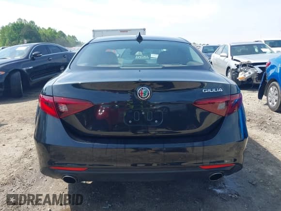 ✅ 2018 Alfa Romeo Giulia Ti • VIN: ZARFAECN0J7593160 • Lot: 42113367. Listed on IAAI with 49,942 mi. Free auction sales archive from the USA and detailed vehicle history report at DreamBid. Image 17.