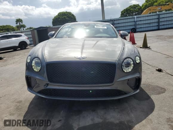 ✅ 2022 Bentley Continental GT GT V8 • VIN: SCBCG2ZG3NC093058 • Lot: 66557405. Listed on Copart with 9,760 mi. Free auction sales archive from the USA and detailed vehicle history report at DreamBid. Image 5.