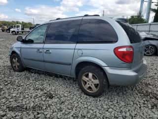 2005 Dodge Caravan SXT с VIN 1D4GP45R45B286250, выставлен на аукционе Copart как лот 73658654 с пробегом 205 754 миль миль и Списание • Salvage title. История ставок и продаж доступна на DreamBid. Изображение 2.