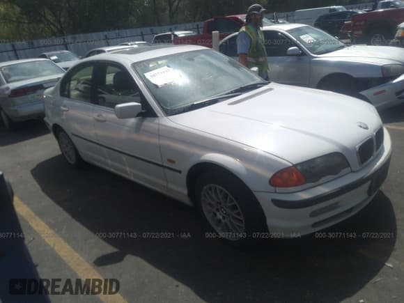 ✅ 1999 BMW 3 Series 328i • VIN: WBAAM5331XFR03936 • Lot: 30771143. Wystawiony na IAAI z przebiegiem 233 689 mil. Bezpłatny archiwum sprzedaży aukcyjnych z USA i szczegółowy raport historii pojazdu na DreamBid. Zdjęcie 1.