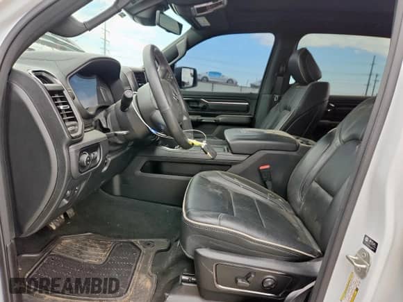 2024 Ram 1500 Limited with VIN 1C6SRFHT5RN121968, listed as a Copart auction lot 68899715 with 33,468 mi miles and Salvage title. Bid and sale history available at DreamBid. Image 7.