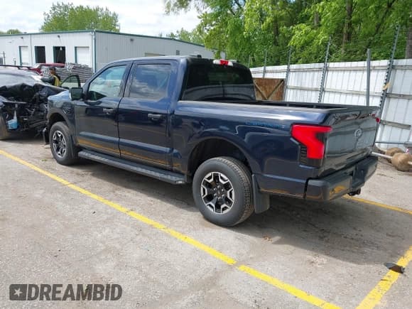 ✅ 2023 Ford F-150 Lightning Pro • VIN: 1FTVW1EL6PWG30061 • Лот: 42362295. Опубликован ранее на IAAI с пробегом 22 481 миль. Бесплатный доступ к архиву аукционных продаж из США и подробный отчёт об истории автомобиля на DreamBid. Изображение 3.