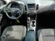 2017 Chevrolet Cruze LT с VIN 3G1BE6SM7HS590093, выставлен на аукционе Copart как лот 68633753 с пробегом 78 398 миль миль и Списание • Salvage title. История ставок и продаж доступна на DreamBid. Изображение 8.