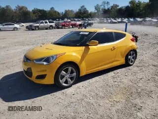 ✅ 2015 Hyundai Veloster • VIN: KMHTC6AD4FU227374 • Lot: 76863014. Wystawiony na Copart z przebiegiem 122 928 mil. Bezpłatny archiwum sprzedaży aukcyjnych z USA i szczegółowy raport historii pojazdu na DreamBid. Zdjęcie 1.