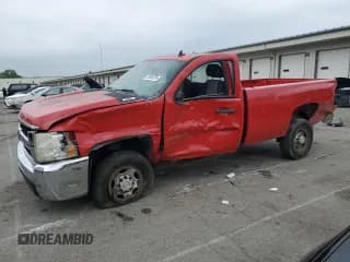 ✅ 2008 Chevrolet Silverado 2500HD Work Truck • VIN: 1GCHC24K28E179643 • Лот: 63405295. Опубликован ранее на Copart с пробегом 181 337 миль. Бесплатный доступ к архиву аукционных продаж из США и подробный отчёт об истории автомобиля на DreamBid. Изображение 1.