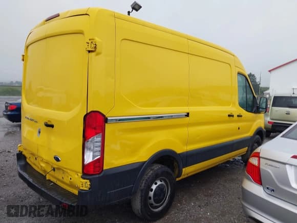 ✅ 2015 Ford Transit Cargo • VIN: 1FTNR1CM7FKB19631 • Lot: 43311249. Listed on IAAI with 315,974 mi. Free auction sales archive from the USA and detailed vehicle history report at DreamBid. Image 4.