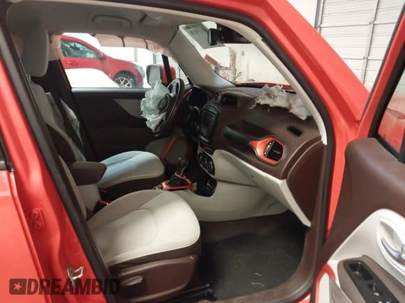 ✅ 2017 Jeep Renegade Altitude • VIN: ZACCJABB7HPE63399 • Lot: 41635030. Wystawiony na IAAI z przebiegiem 90 184 mil. Bezpłatny archiwum sprzedaży aukcyjnych z USA i szczegółowy raport historii pojazdu na DreamBid. Zdjęcie 5.