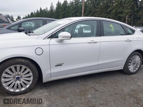 ✅ 2016 Ford Fusion SE Luxury • VIN: 3FA6P0PU9GR233387 • Lot: 43551831. Wystawiony na IAAI z przebiegiem 62 039 mil. Bezpłatny archiwum sprzedaży aukcyjnych z USA i szczegółowy raport historii pojazdu na DreamBid. Zdjęcie 14.