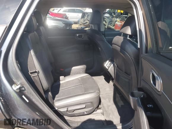 ✅ 2022 Kia Sorento SX • VIN: 5XYRKDLF1NG158888 • Lot: 43334853. Listed on IAAI with 41,785 mi. Free auction sales archive from the USA and detailed vehicle history report at DreamBid. Image 8.