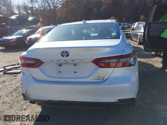 2022 Toyota Camry Hybrid XLE with VIN 4T1F31AK4NU599424, listed as a IAAI auction lot 40839336 with 68,918 mi miles and . Bid and sale history available at DreamBid. Image 16.