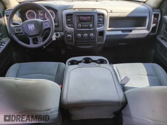 2018 Ram 1500 Tradesman z VIN 1C6RR6FG4JS350779, wystawiony jako Copart lot #68712325 z przebiegiem 140 180 mil mil oraz Szkoda całkowita • Salvage title. Historia ofert i sprzedaży dostępna na DreamBid. Obrazek 8.