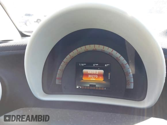 ✅ 2016 Smart fortwo Passion • VIN: WMEFJ5DA2GK126111 • Лот: 43595134. Опубликован ранее на IAAI с пробегом 30 270 миль. Бесплатный доступ к архиву аукционных продаж из США и подробный отчёт об истории автомобиля на DreamBid. Изображение 7.