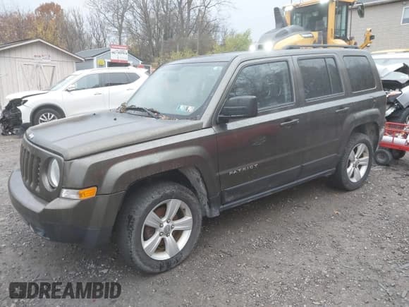 ✅ 2015 Jeep Patriot High Altitude • VIN: 1C4NJRFB9FD218150 • Лот: 43633865. Опубликован ранее на IAAI с пробегом 105 845 миль. Бесплатный доступ к архиву аукционных продаж из США и подробный отчёт об истории автомобиля на DreamBid. Изображение 2.