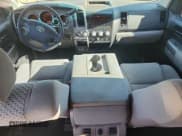 ✅ 2013 Toyota Tundra • VIN: 5TFDM5F1XDX047259 • Lot: 83755015. Wystawiony na Copart z przebiegiem 89 725 mil. Bezpłatny archiwum sprzedaży aukcyjnych z USA i szczegółowy raport historii pojazdu na DreamBid. Zdjęcie 8.