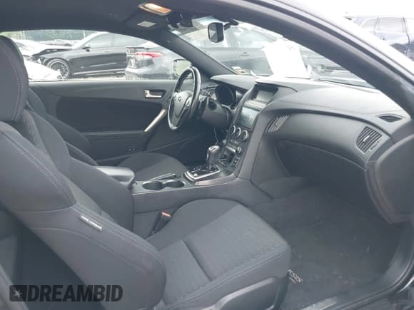 ✅ 2014 Hyundai Genesis Coupe Premium • VIN: KMHHT6KDXEU116203 • Lot: 42708363. Wystawiony na IAAI z przebiegiem 74 099 mil. Bezpłatny archiwum sprzedaży aukcyjnych z USA i szczegółowy raport historii pojazdu na DreamBid. Zdjęcie 5.