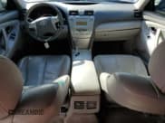 ✅ 2007 Toyota Camry • VIN: JTNBB46K973041346 • Lot: 93275275. Wystawiony na Copart z przebiegiem 185 317 mil. Bezpłatny archiwum sprzedaży aukcyjnych z USA i szczegółowy raport historii pojazdu na DreamBid. Zdjęcie 8.