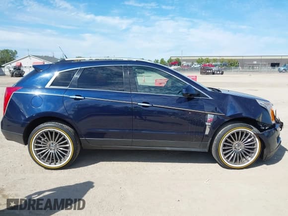 ✅ 2010 Cadillac SRX Performance Collection • VIN: 3GYFNBEY2AS535955 • Lot: 43193672. Wystawiony na IAAI z przebiegiem 190 287 mil. Bezpłatny archiwum sprzedaży aukcyjnych z USA i szczegółowy raport historii pojazdu na DreamBid. Zdjęcie 13.