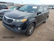 ✅ 2011 Kia Sorento EX • VIN: 5XYKUDA25BG063418 • Lot: 43244061. Wystawiony na IAAI z przebiegiem 156 820 mil. Bezpłatny archiwum sprzedaży aukcyjnych z USA i szczegółowy raport historii pojazdu na DreamBid. Zdjęcie 2.